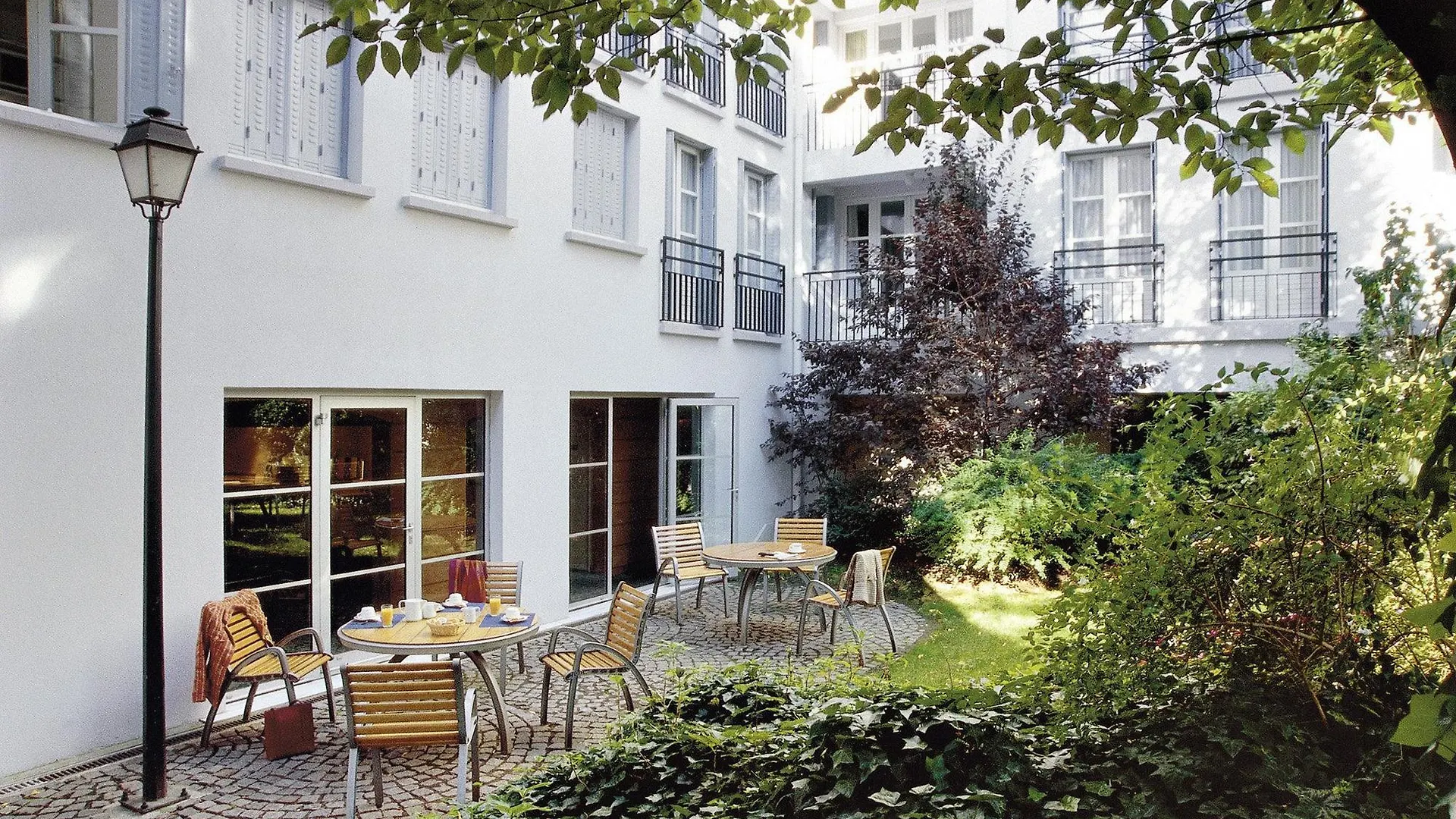 Adagio Montmartre Aparthotel 4*