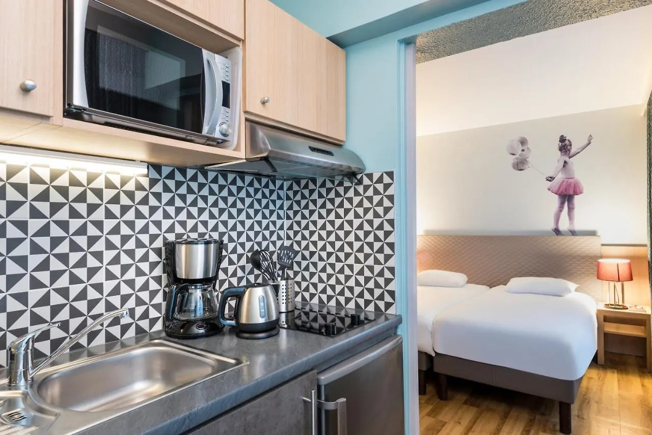 Adagio Montmartre 4*